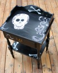 black & cream sugar skull&nbsp;table